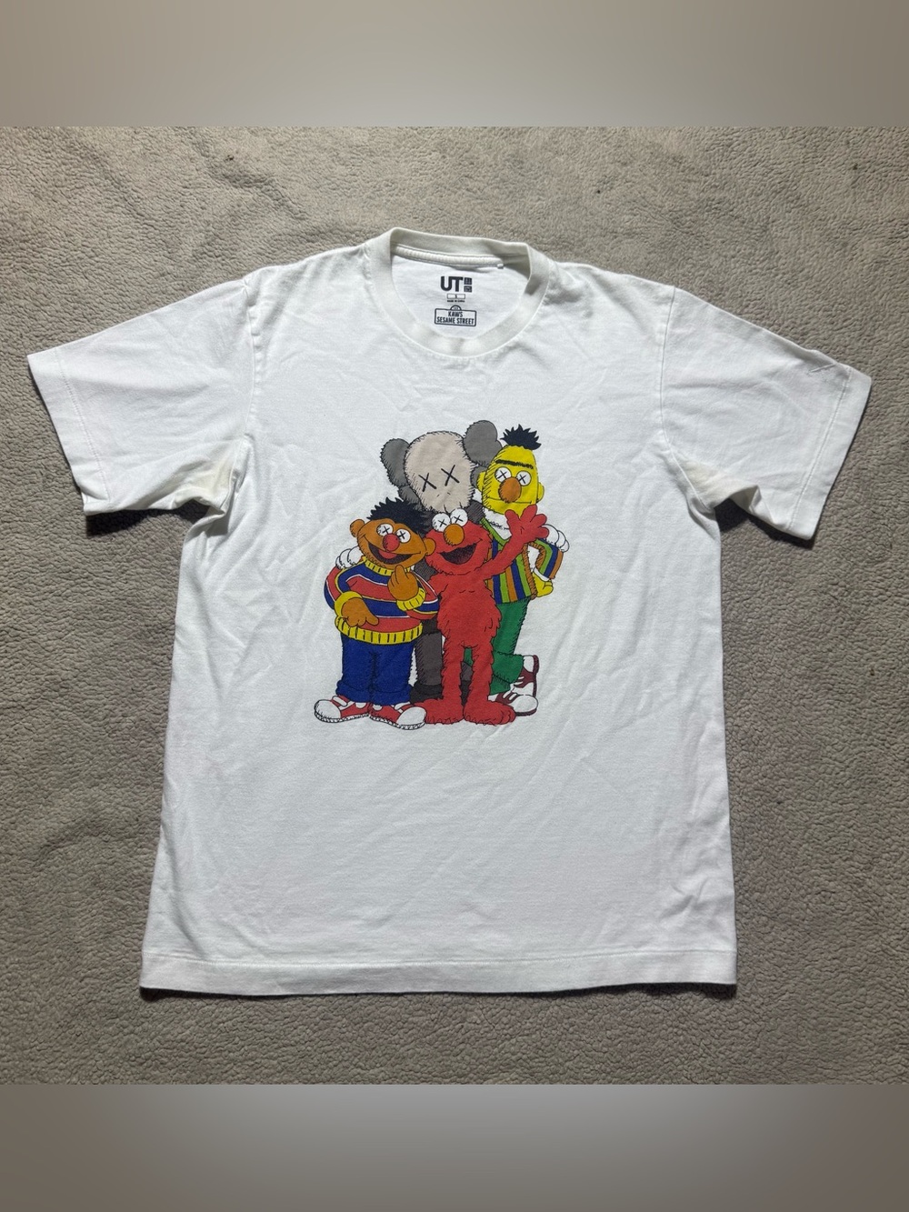 Uniqlo Shirt Adult Small Kaws Sesame Street Elmo Bert Ernie Graphic Crew Neck